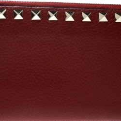 Pre Owned Valentino Red Leather Rockstud Zip Around Wallet