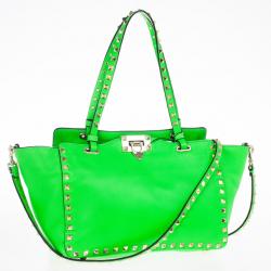 مملوكة مسبقًا Valentino Green Rockstud Mini Tote