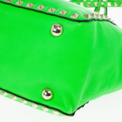 مملوكة مسبقًا Valentino Green Rockstud Mini Tote