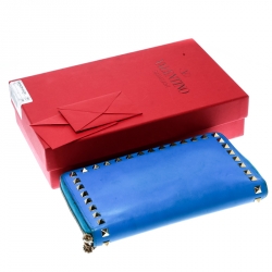 Pre Owned Valentino Blue Leather Rockstud Zip Around Wallet