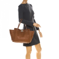 Pre Owned Valentino Tan Leather Rockstud Trapeze Tote