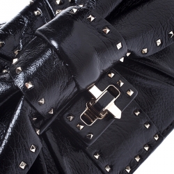 Pre Owned Valentino Black Leather Rockstud Bow Chain Clutch