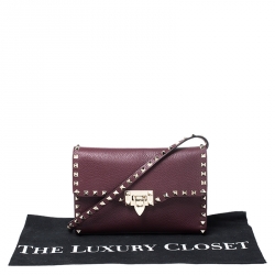 Pre Owned Valentino Burgundy Leather Rockstud Shoulder bag
