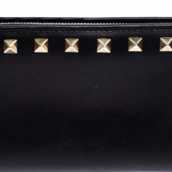 Pre Owned Valentino Black Leather Rockstud Continental Wallet
