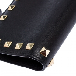 Pre Owned Valentino Black Leather Rockstud Continental Wallet