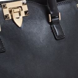Pre Owned Valentino Black Leather Medium Rockstud Tote