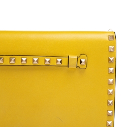 Pre Owned Valentino Yellow Leather Rockstud Wristlet Clutch