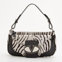 مملوكة مسبقًا Valentino White Zebra Pony Hair Shoulder Bag