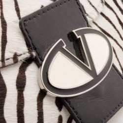 مملوكة مسبقًا Valentino White Zebra Pony Hair Shoulder Bag