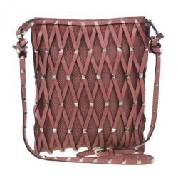 مملوكة مسبقًا حقيبة كروس فالنتينو ر وكستد شبكة جلد وردي 