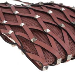 مملوكة مسبقًا حقيبة كروس فالنتينو روكستد شبكة جلد وردي 