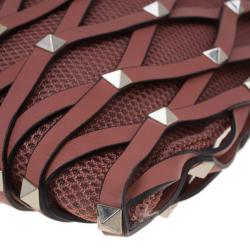 مملوكة مسبقًا حقيبة كروس فالنتينو روكستد شبكة جلد وردي 