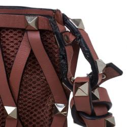 مملوكة مسبقًا حقيبة كروس فالنتينو روكستد شبكة جلد وردي 