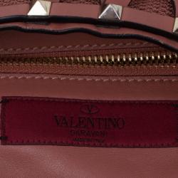 مملوكة مسبقًا حقيبة كروس فالنتينو روكستد شبكة جلد وردي 