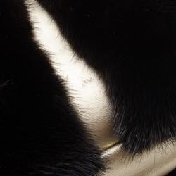 مملوكة مسبقًا Valentino Black Fur Hobo