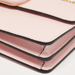 مملوكة مسبقًا Valentino Pink Leather VLogo Wallet on Chain