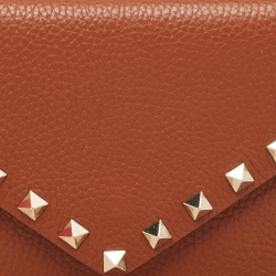 Pre Owned Valentino Brown Leather Rockstud Envelope Wristlet Clutch