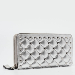 Pre Owned Valentino Silver Quilted Leather Rockstud Spike Zip Around Wallet