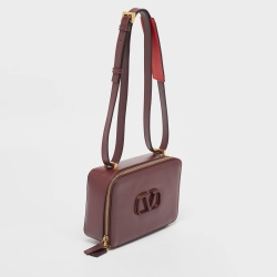 مملوكة مسبقًا Valentino Burgundy Leather VSling Camera Crossbody Bag