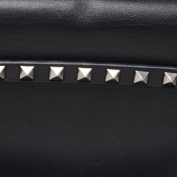 Pre Owned Valentino Black Leather Rockstud Clutch