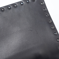 Pre Owned Valentino Black Leather Rockstud Clutch