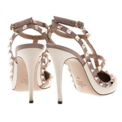 مملوكة مسبقًا Valentino Ivory Leather Rockstud Sandals Size 38