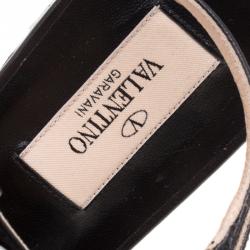 Pre Owned Valentino Black Leather Love Me Daisy Flower Embellished Strappy Flat Sandals Size 38.5