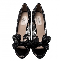 Pre Owned Valentino Black Floral Lace Couture Bow Lace Peep Toe Platform Pumps Size 38