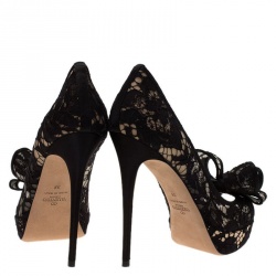 Pre Owned Valentino Black Floral Lace Couture Bow Lace Peep Toe Platform Pumps Size 38