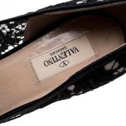 Pre Owned Valentino Black Floral Lace Couture Bow Lace Peep Toe Platform Pumps Size 38