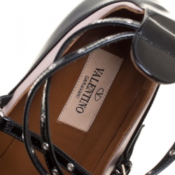 Pre Owned Valentino Two Tone Leather Love Latch Detail Eyelet Embellished Pumps Size 40