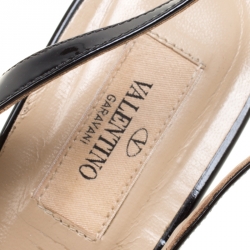 مملوكة مسبقًا Valentino Black Patent Leather Rose Embellished Slingback Wedges Size 36.5