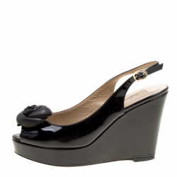 مملوكة مسبقًا Valentino Black Patent Leather Rose Embellished Slingback Wedges Size 36.5