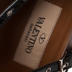 Pre Owned Valentino Two Tone Leather Love Latch Detail Eyelet Embellished Pumps Size 36