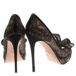 Pre Owned Valentino Black Floral Couture Bow Lace Peep Toe Platform Pumps Size 37.5