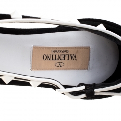 Pre Owned Valentino Monochrome Suede Free Rockstud Cross Strap Pointed Toe Pumps Size 40