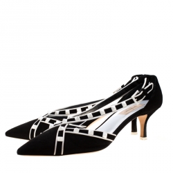 Pre Owned Valentino Monochrome Suede Free Rockstud Cross Strap Pointed Toe Pumps Size 40