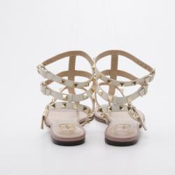Pre Owned Valentino White Leather Thong Rockstud Sandals Size 40