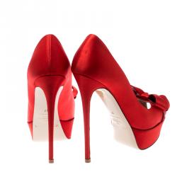 Pre Owned Valentino Red Bow Satin Peep Toe Platform Pumps Size 37