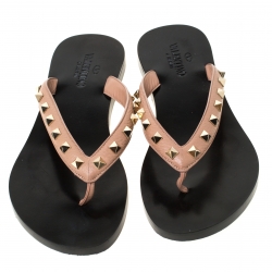 Pre Owned Valentino Beige/Black Leather Rockstud Flip Flops Size 38