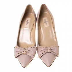 Pre Owned Valentino Beige Leather Bow Studded Pointed Toe Pumps Size 38.5