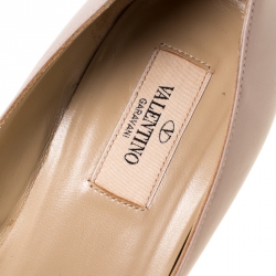 Pre Owned Valentino Beige Leather Bow Studded Pointed Toe Pumps Size 38.5