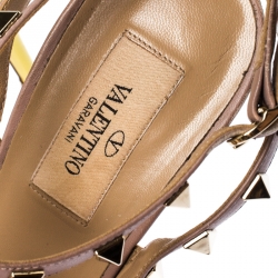 Pre Owned Valentino Yellow and Beige Patent Leather Rockstud Sandals Size 39.5