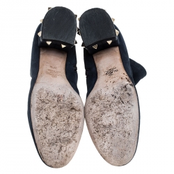 مملوكة مسبقًا حذا ء بوت كاحل فالنتينو حافة مزينة روكستد كعب سميك سويدي أزرق مقاس 37.5