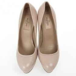 مملوكة مسبقًا Valentino Nude Leather Platform Pumps Size 37