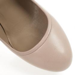 مملوكة مسبقًا Valentino Nude Leather Platform Pumps Size 37