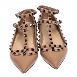 Pre Owned حذاء باليرينا فلات فالنتينو جلد أصفر سيور على حرف T  ترصيعات روكستاد مقاس 40