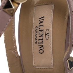 Pre Owned Valentino Beige Patent Leather And Leather Rockstud Ankle Strap Sandals Size 39