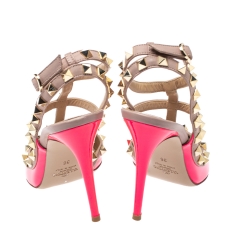 مملوكة مسبقًا Valentino Pink Patent Leather Rockstud Pointed Toe Sandals Size 36
