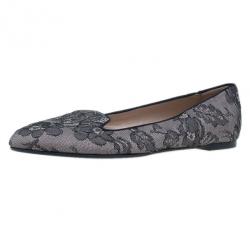 مملوكة مسبقًا Valentino Black Lace Flat Loafers Size 41